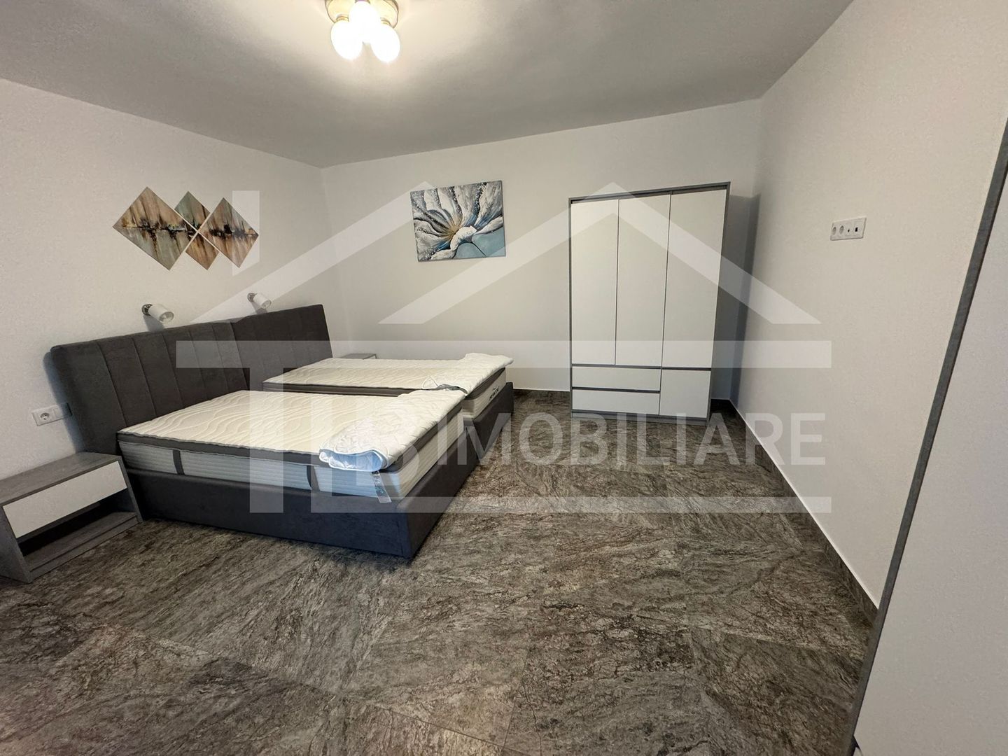 Apartament cu 2 camere, decomandat, 65mp, Zona Ultracentral - Poză 8