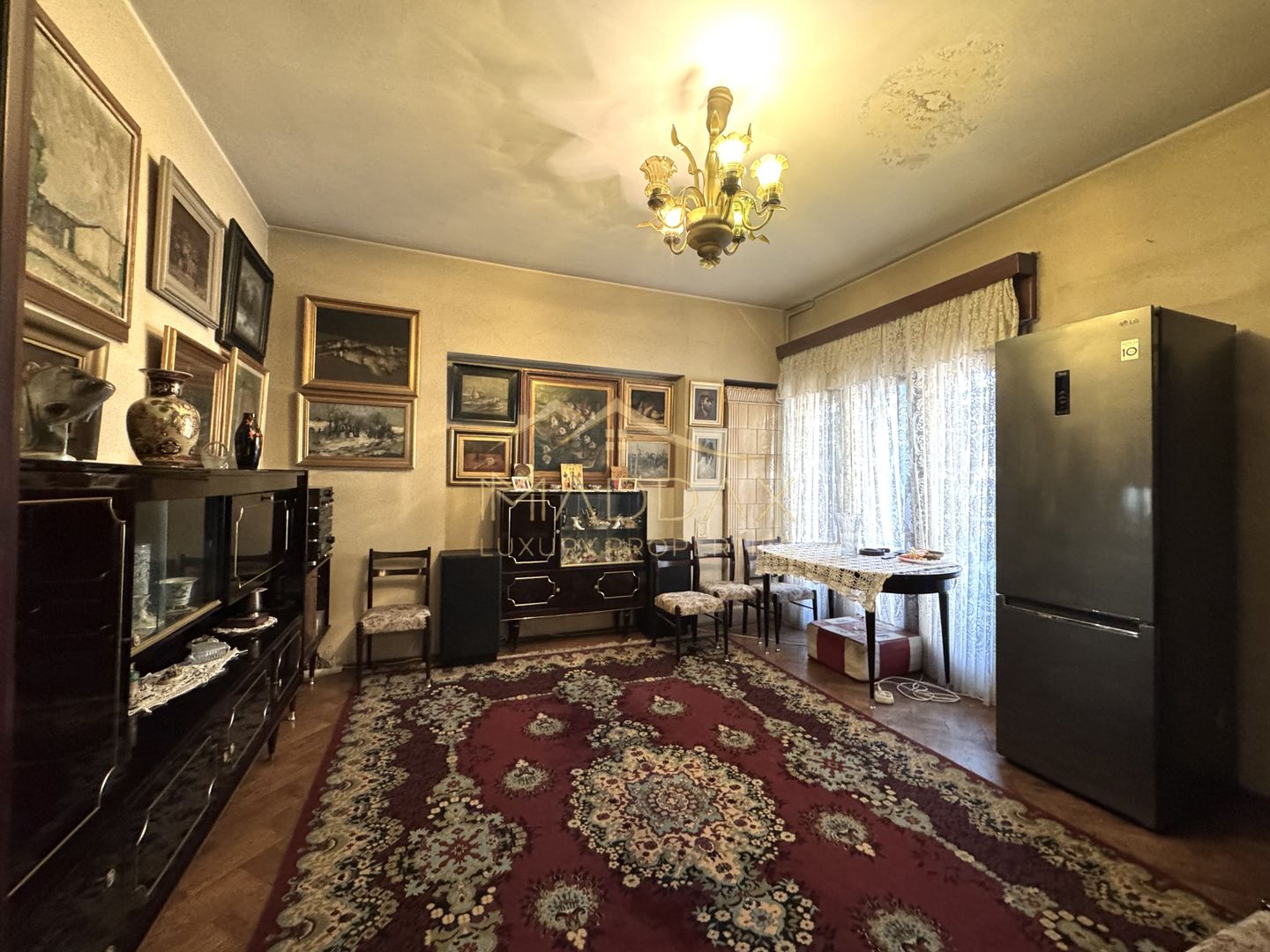 Vila cu 6 camere *310mp*  + Garaj // Primăverii - Poză 15