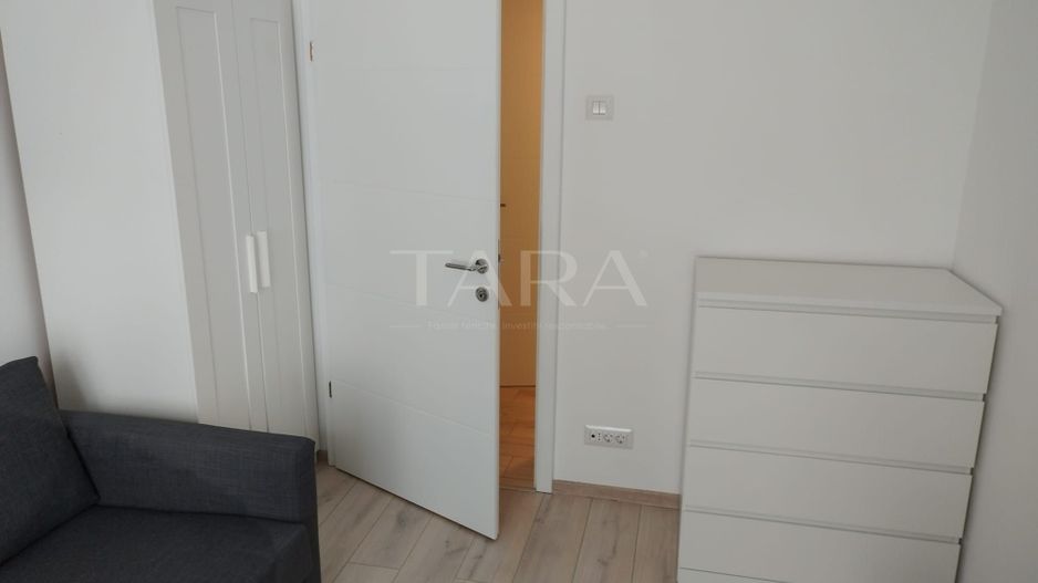 Apartament cu 3 camere decomandate, renovat complet, zona Piața Flora. - Poză 8