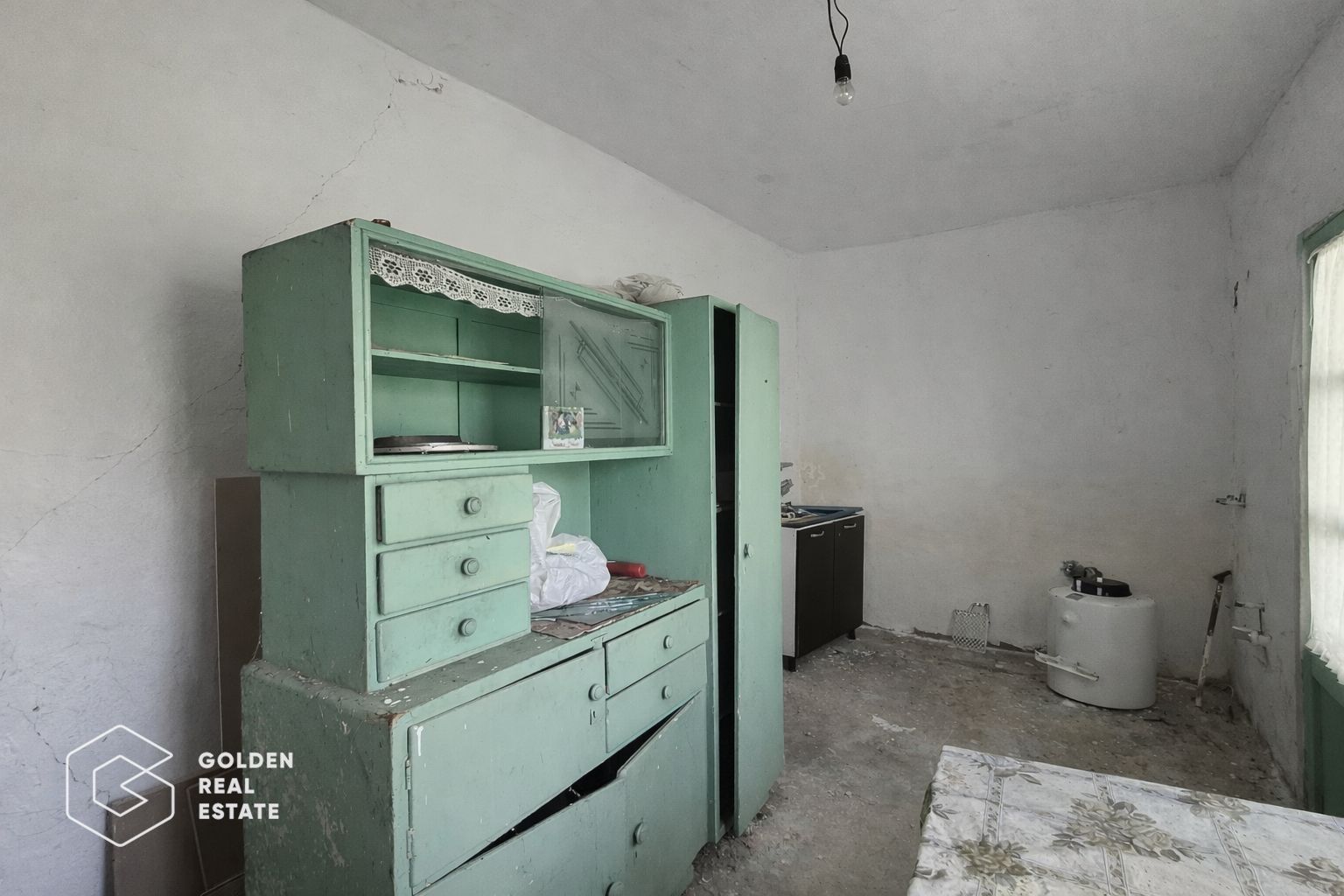 Casa cu doua corpuri de cladire, localitatea Chesint - Poză 7