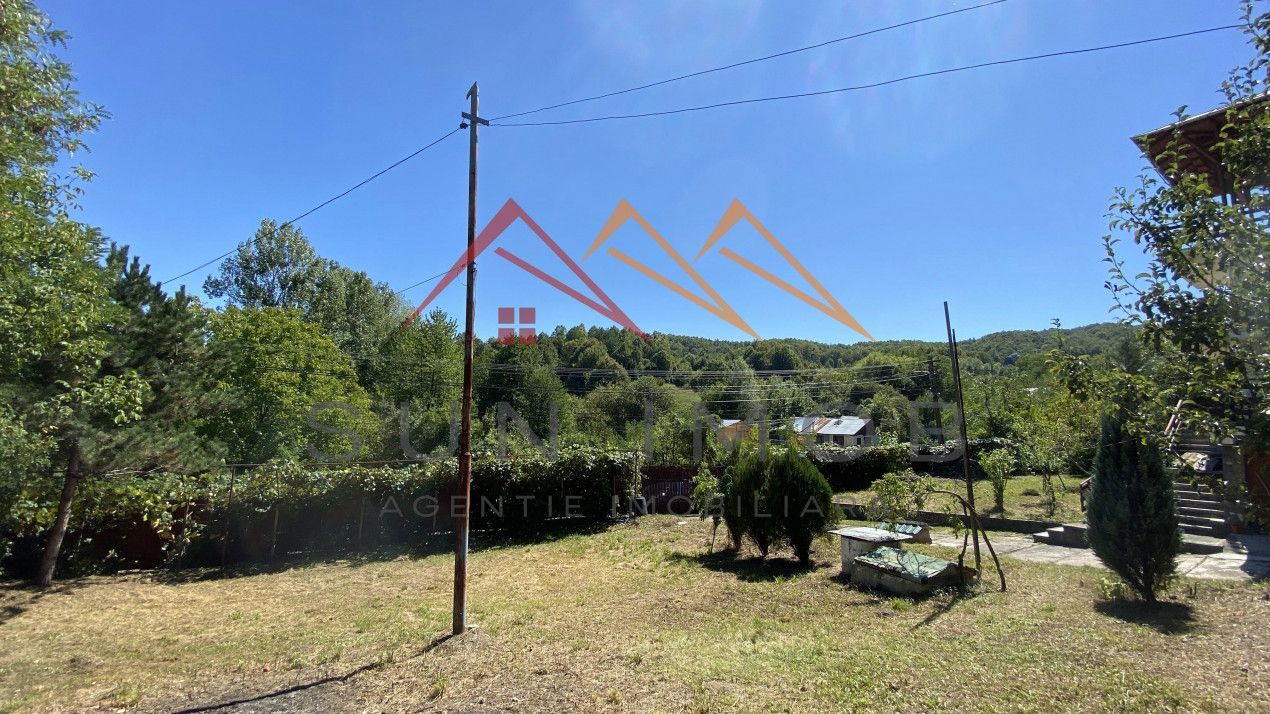 Vila de vanzare, teren 3100 mp, 7 camere, 6 grupuri sanitare, 3 CT, an 1997 - Poză 65