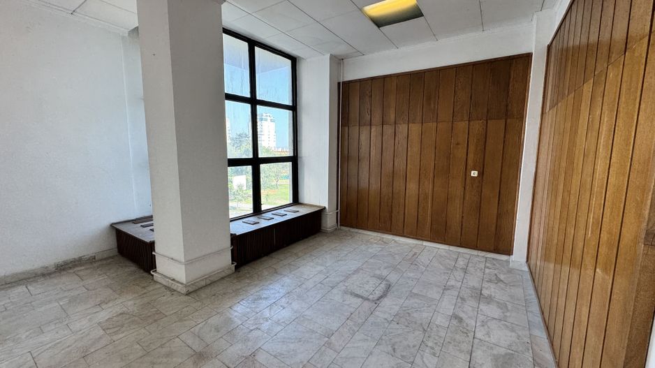 Spațiu comercial 493 mp utili | Locație centrală | Vizibilitate excelentă | - Poză 24