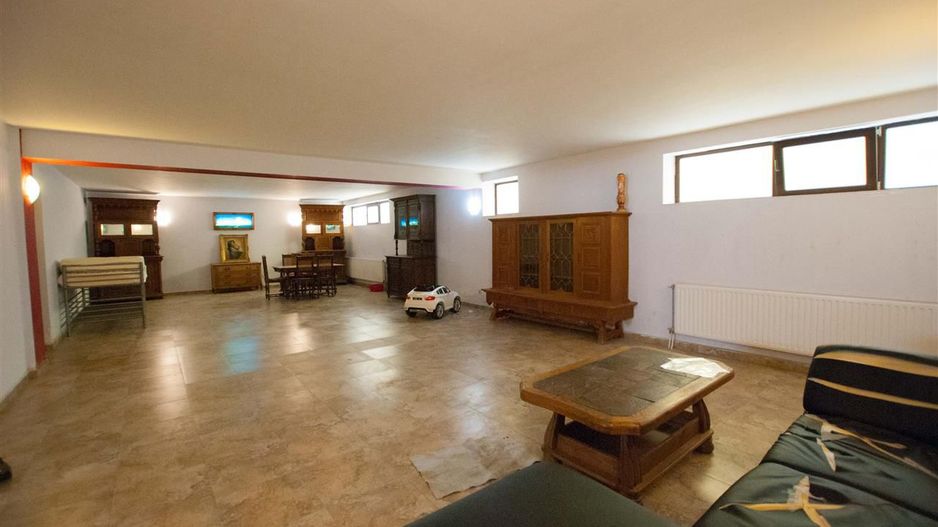 Casa 15 camere 846 mp utili 720 mp teren - Poză 8