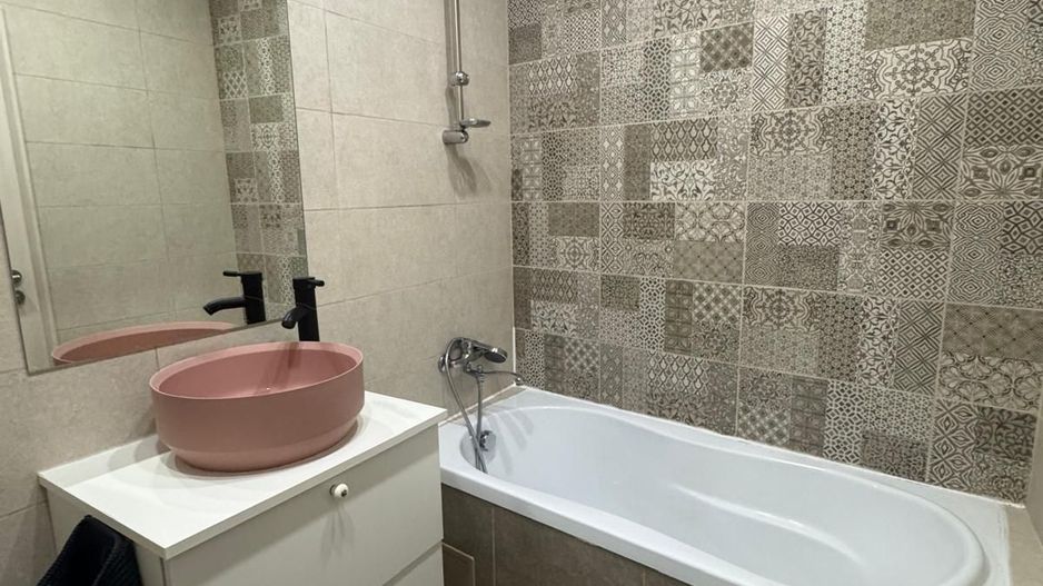 GARSONIERA DOAMNA GHICA - CENTRALA PROPRIE, MASINA DE SPALAT VASE - Poză 5