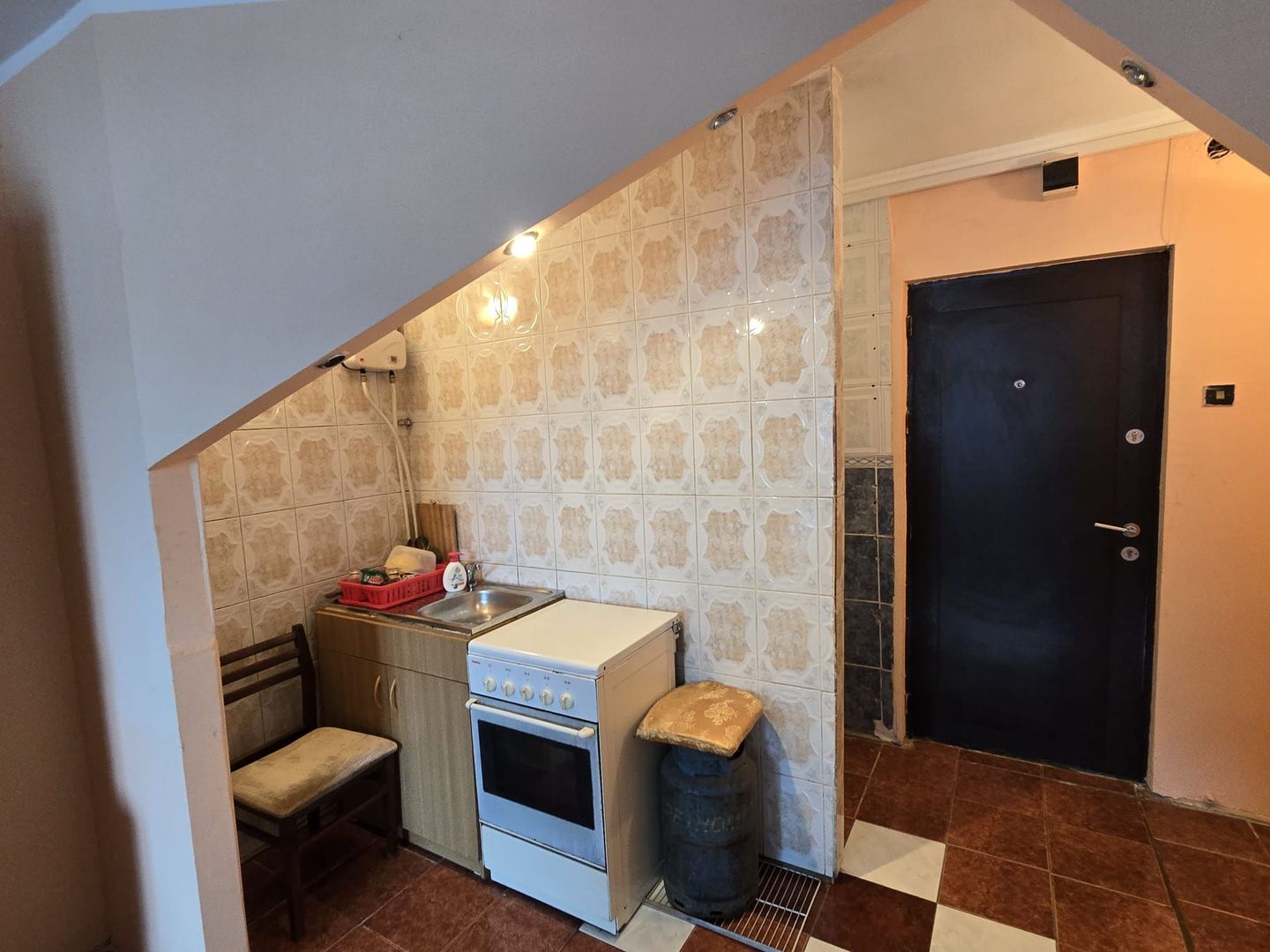 De vânzare garsonieră de buget Strada Condorilor, (uzina Aerostar). - Poză 3