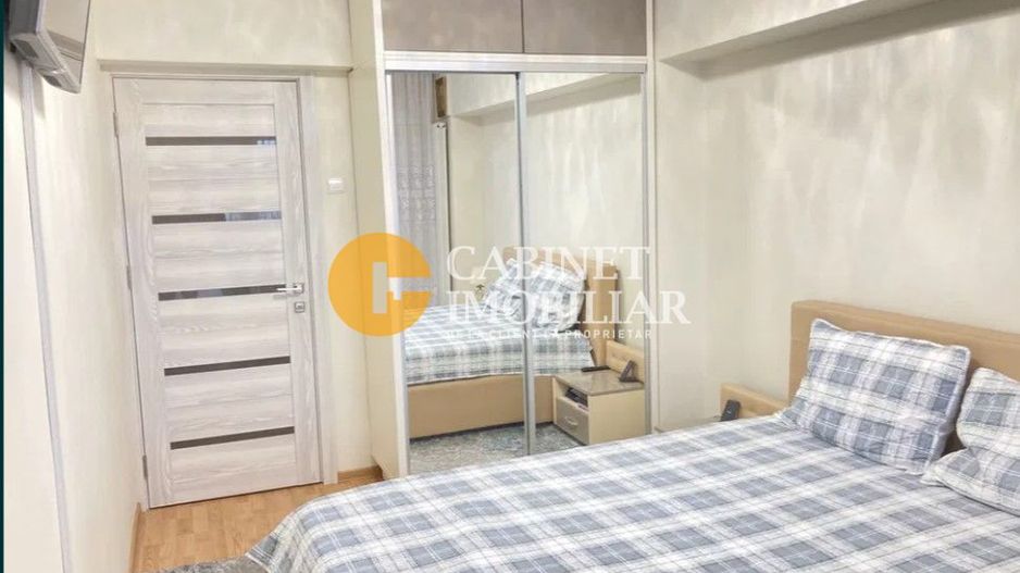 Apartament 4 camere Decomandat - Etaj Intermediar - Zona Nicolina - Poză 2