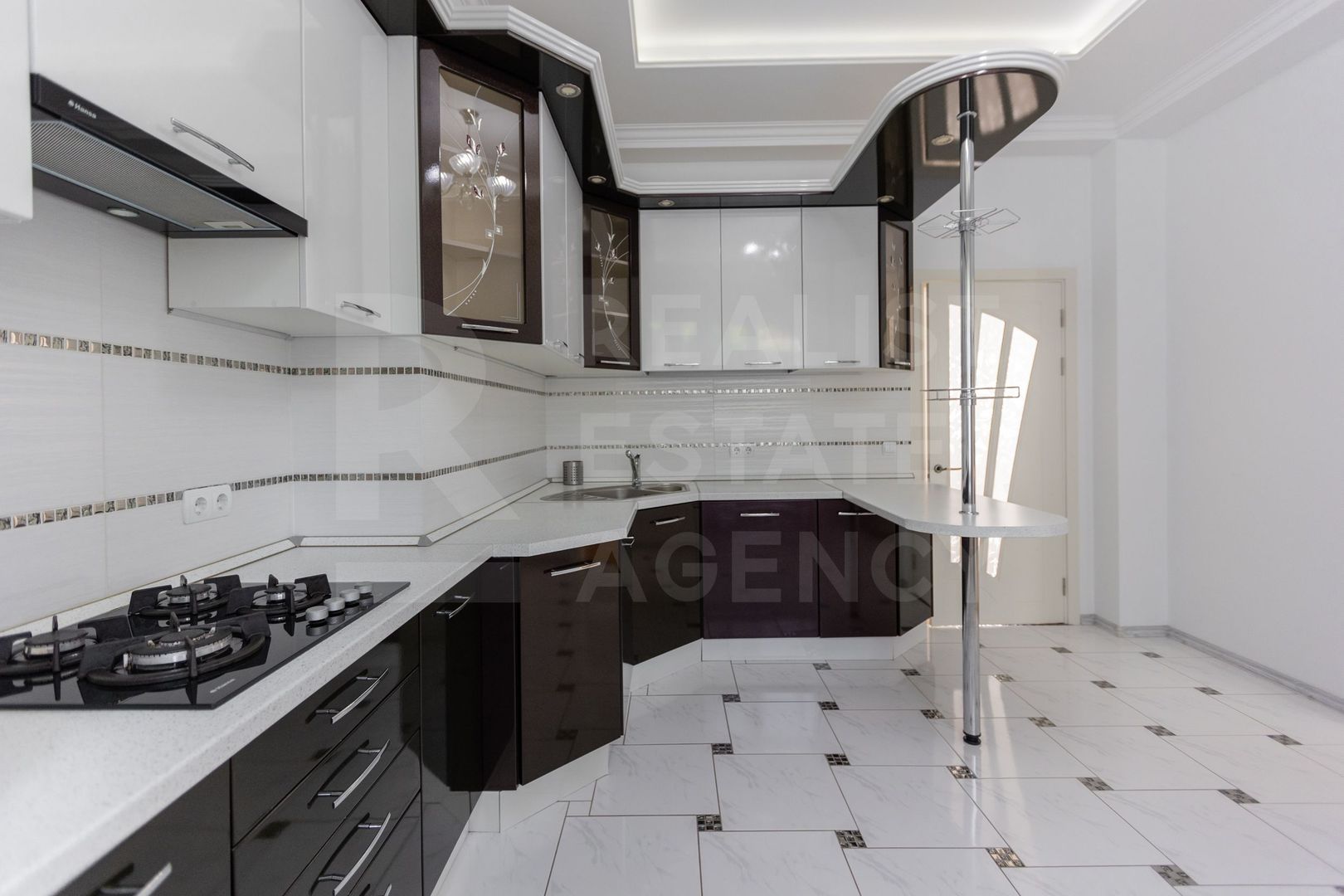 Chirie, casă, 2 nivele, 5 camere, str. George Meniuc, Centru - Poză 6