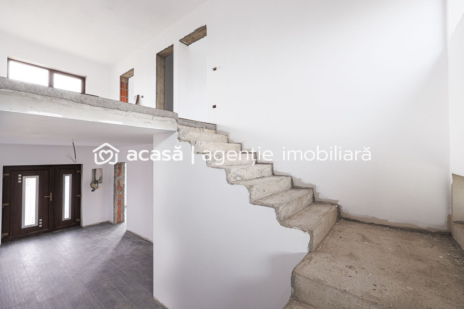 Casă nouă, impunătoare și luminoasă, construită cu griijă la detalii. - Poză 7