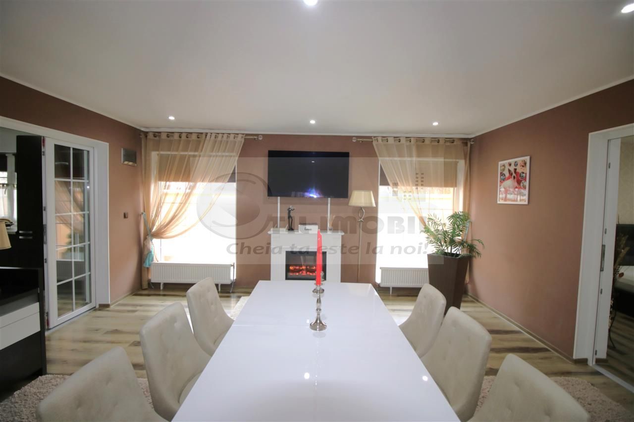 MIROSLAVA CASA EXCLUSIVISTA LA CHEIE LUX STIL MEDITERANEAN MOBILATA - Poză 12