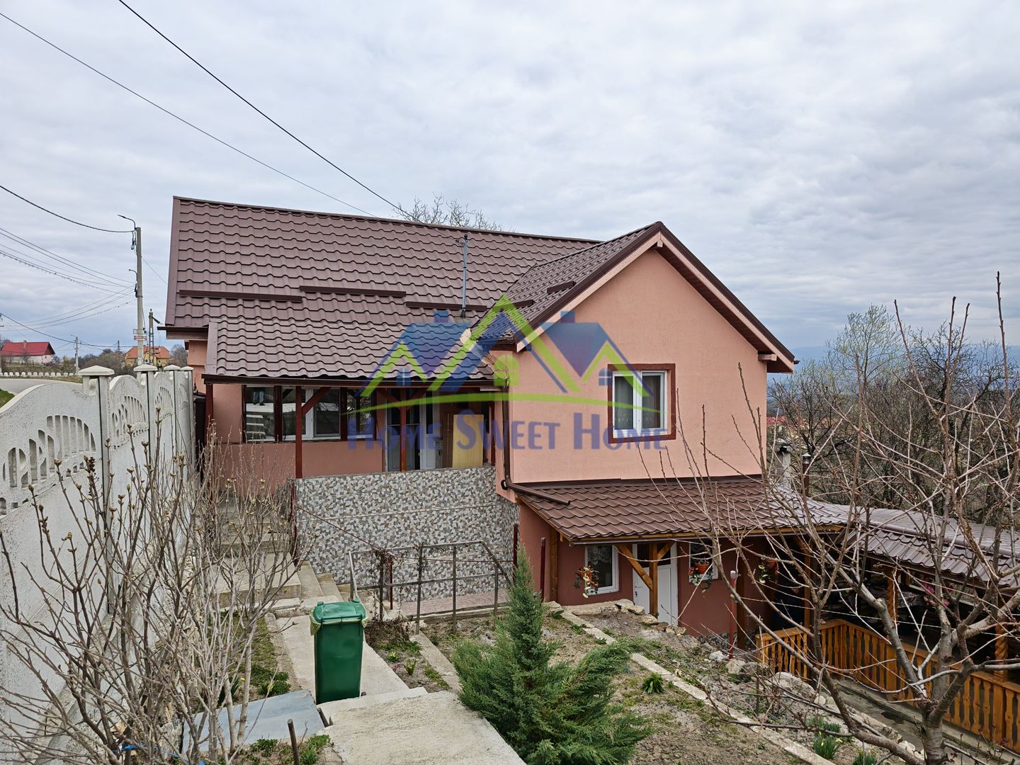 Casa de vanzare in Ghelari – liniste, natura si spatiu generos! Schimb - Poză 1