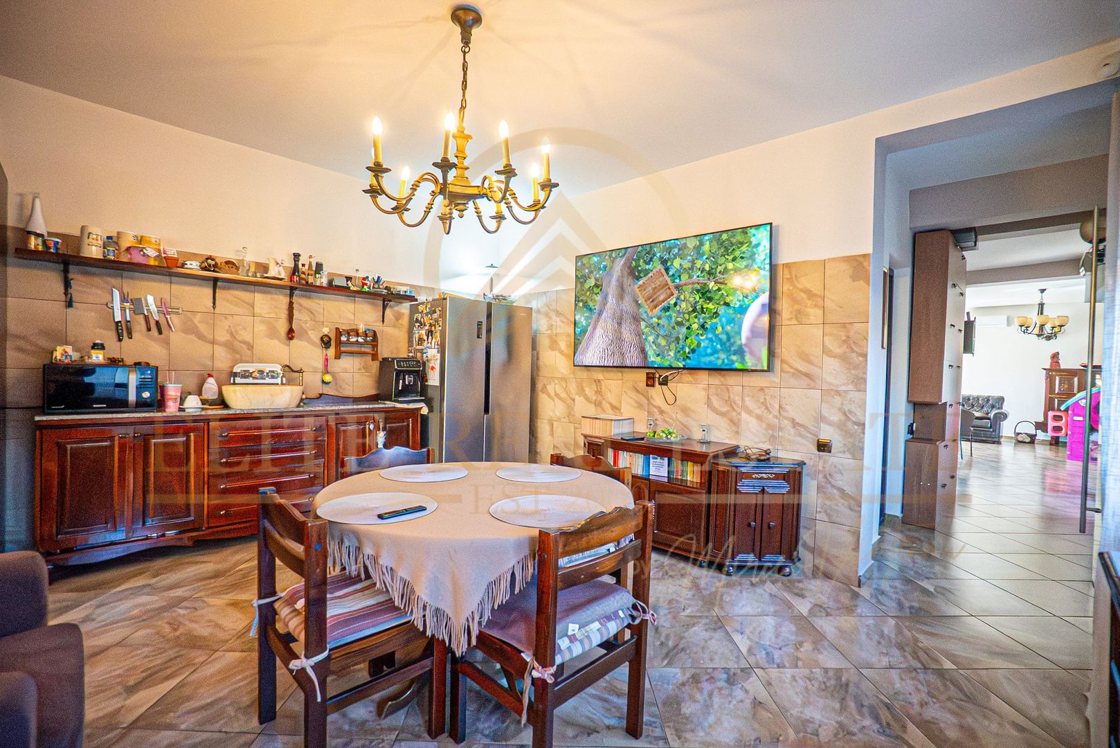 Casa De Vanzare in Palazu Mare - Teren de 455 mp cu Piscina si Garaj - Poză 12