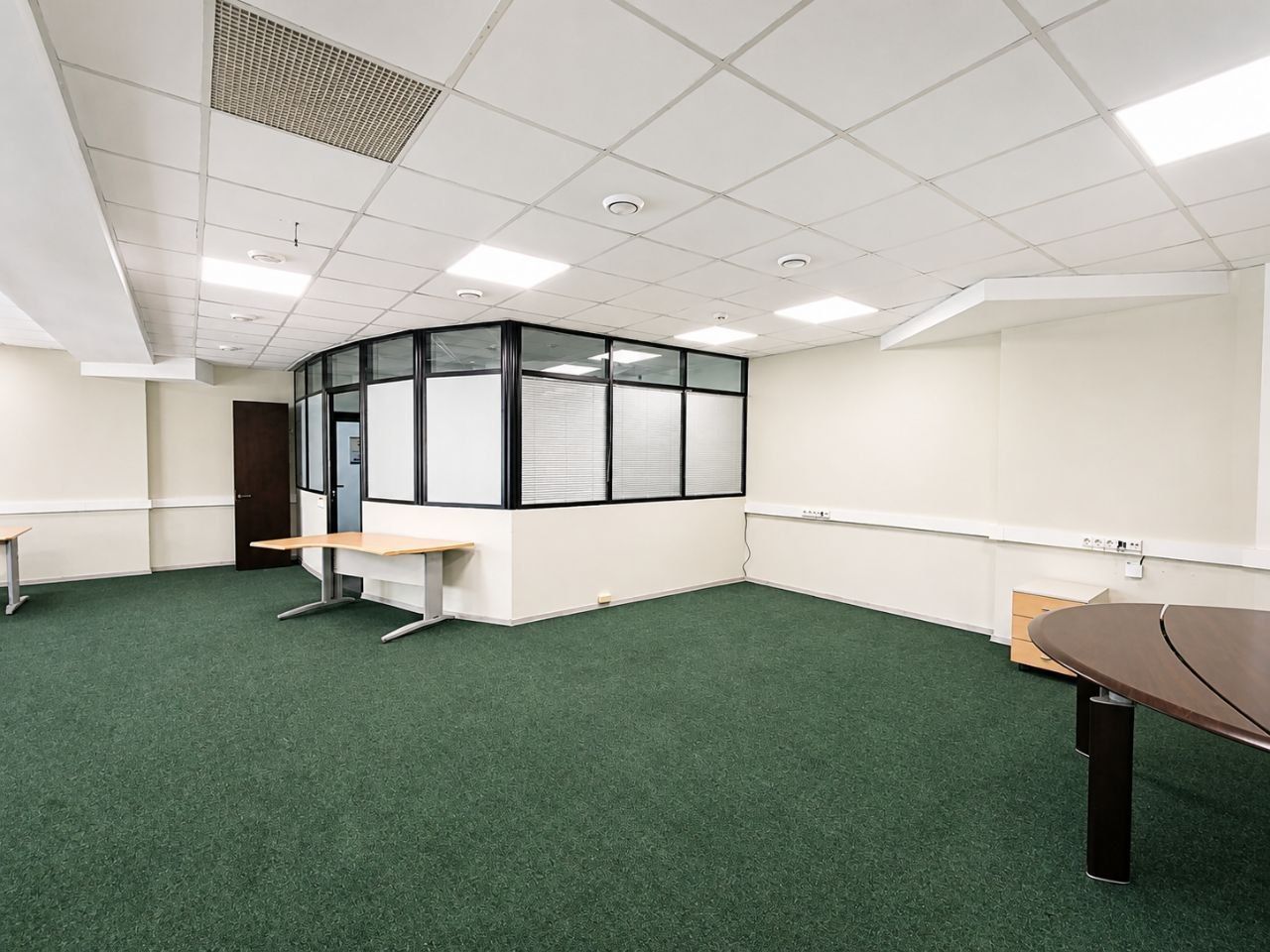 Birou reprezentativ 71 m² în Business Office Center – adresă centrală pentru companii serioase - Poză 15
