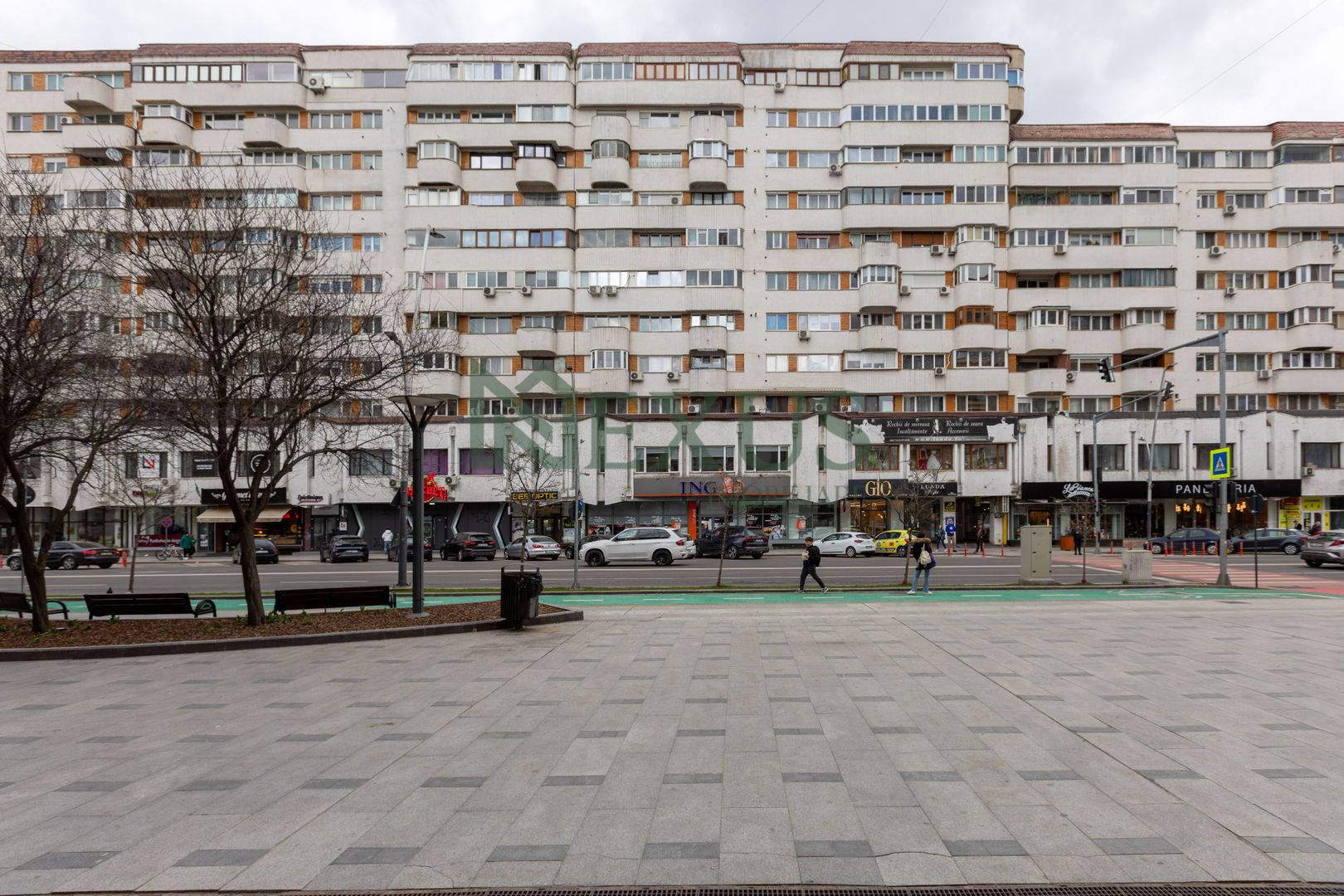 Apartament 3 camere de vânzare, Ultracentral, Bacău - Poză 1