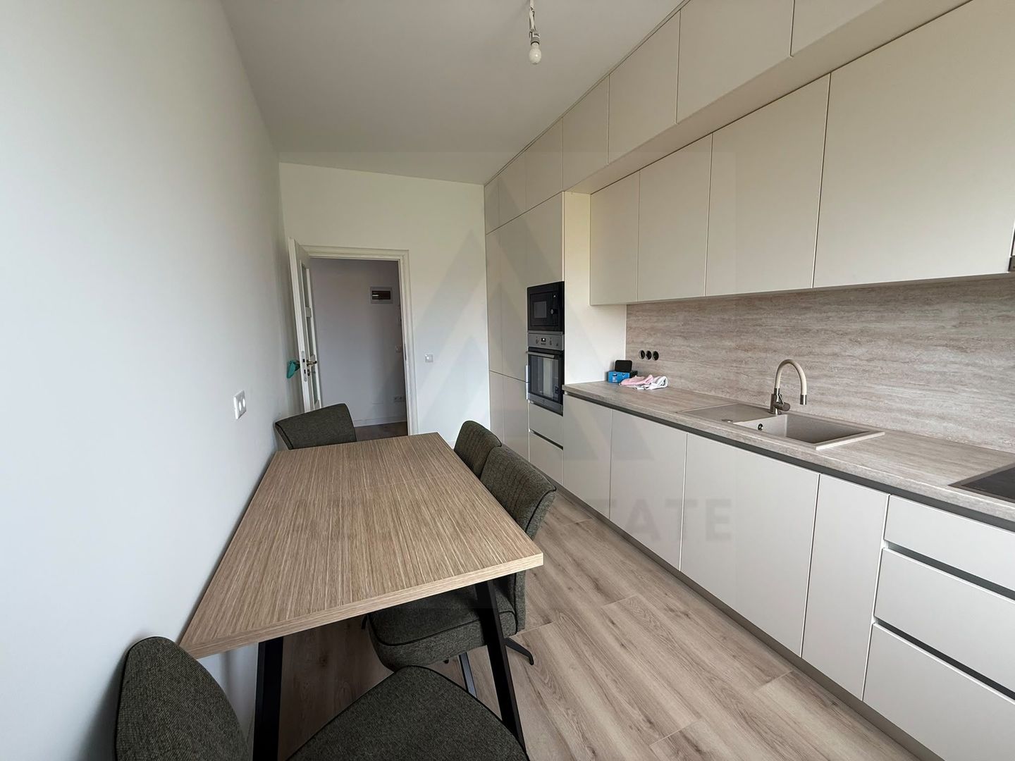 Apartament lux prima inchiriere 3 camere 76mp utili si boxa Selimbar - Poză 6