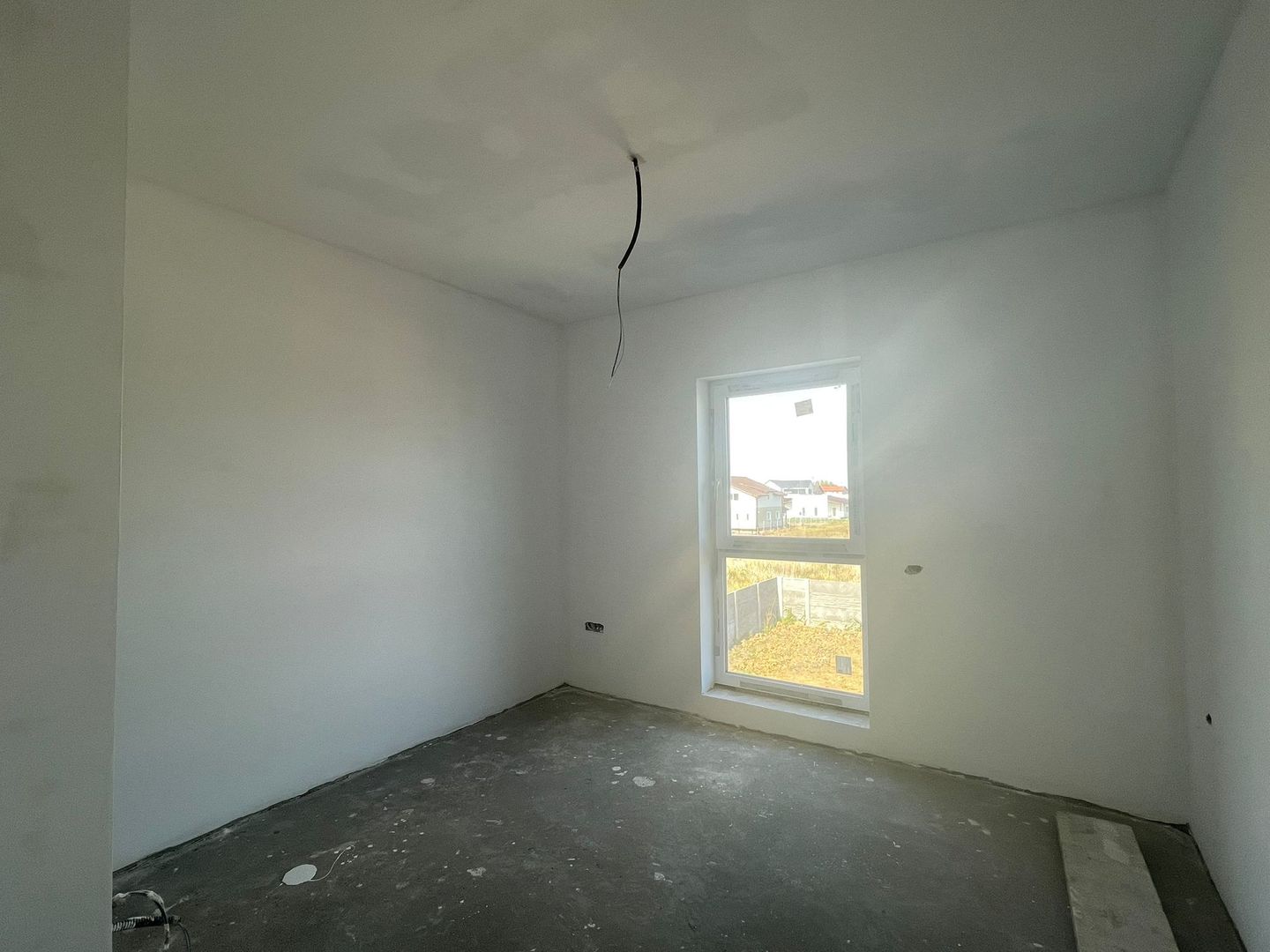 Duplex despartit prin camera tehnica- 5 camere- Mosnita Noua - Poză 7