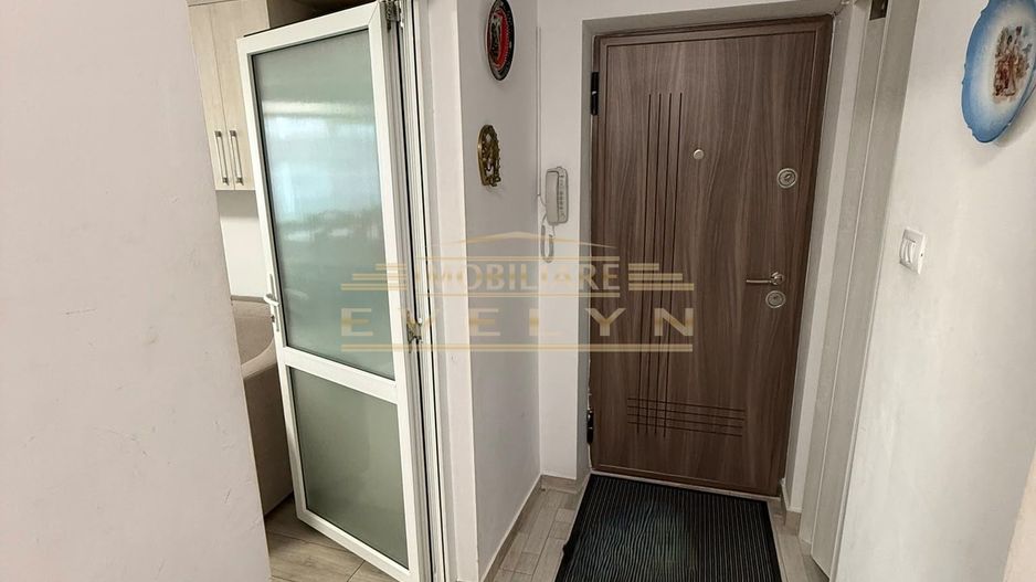 Apartament cu 3 camere, renovat integral, mobilat și utilat - Poză 6