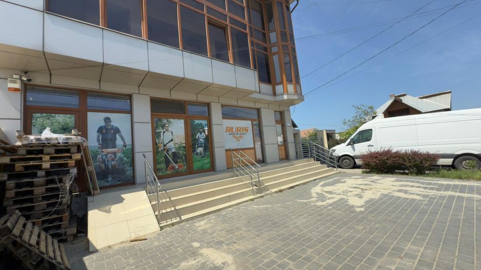 De inchiriat-Spatiu comercial Calea Craiovei-Zona cu trafic auto intens-Parcare - Poză 3