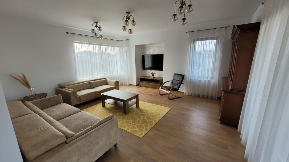 Casa Individuala in Selimbar cu garaj dublu si curte spatioasa - Poză 3