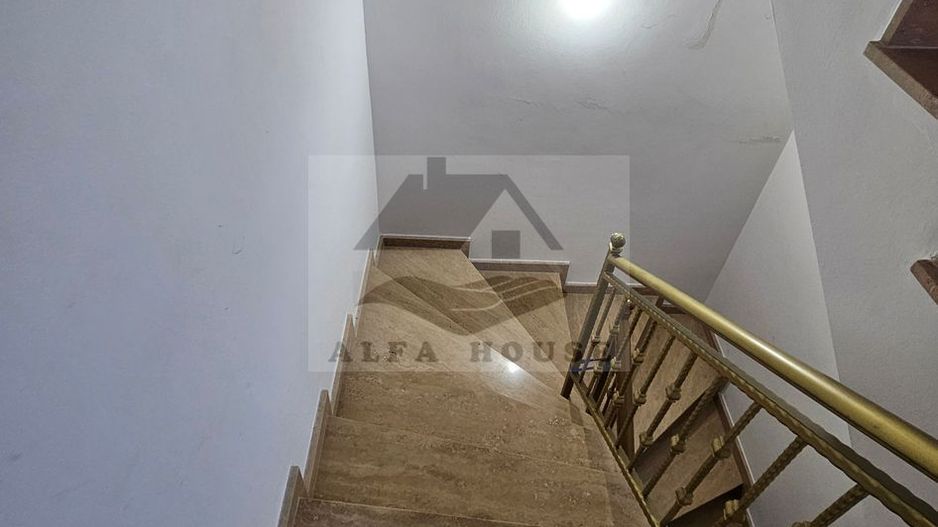 Casă individuala cu 5 camere, 270 mp, Tractorul - zona Coresi - Poză 28