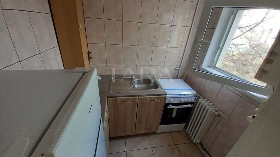 Garsonieră cu balcon, etaj intermediar. - Poză 3