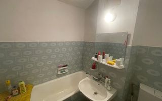 Apartament 3 camere de vânzare, Iasi, zona Mircea cel Batran - Poză 4