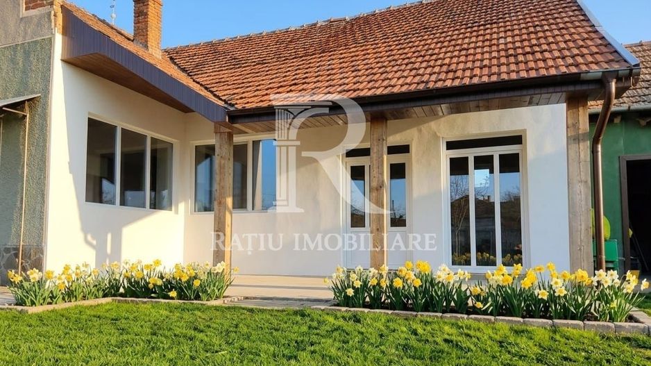 Casa 3 Camere + Anexe de Vanzare  | 125 + 73 mp | Santaul Mare | Bihor - Poză 1