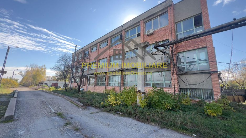 Teren plus Cladire in Onesti - Poză 1