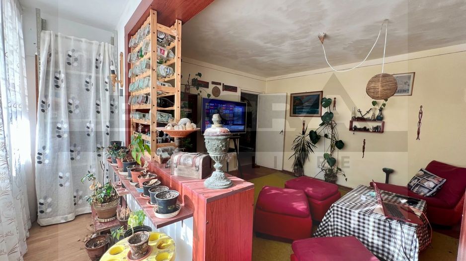 Apartament de 4 camere, 79mp, etaj intermediar, zona "La Terenuri" - Poză 3