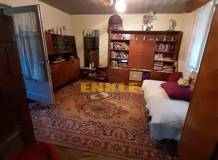 Casa 3 camere + dependinte (bucatarie de vara/magazie) + teren 1400 mp, Str.Zimbrului - Poză 4