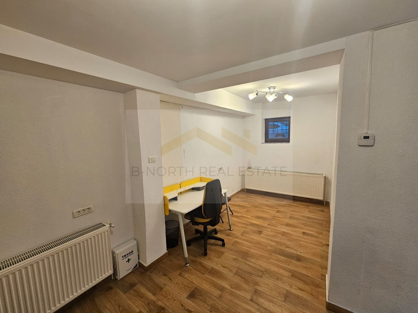 Spațiu 20 mp de închiriat | Piața Victoriei | Ideal beauty, birou sau cabinet - Poză 1