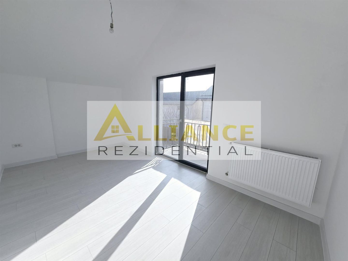 Vila individuala- 4 camere - CARTIERUL NOU- gata de mutare - Poză 9