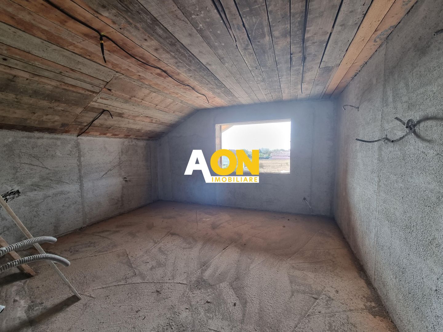 Casa la rosu,2100 mp teren,zona Micesti - Poză 8