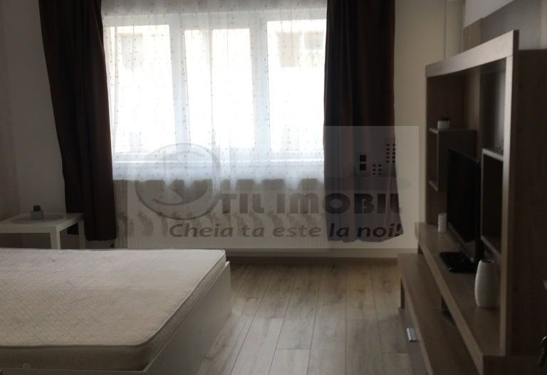 APARTAMENT 1 CAM DECOMANDAT IN SPATE LA RESTURANT BELLARIA MOBILAT - Poză 5