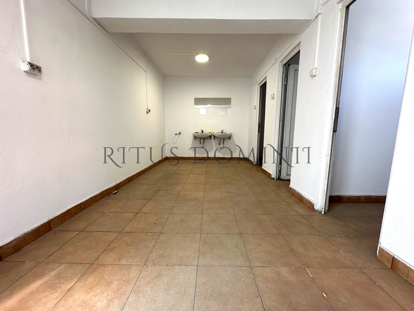 Hala industriala de Inchiriat, Oradea-Vest, Acces Tir, 500m2 - Poză 2