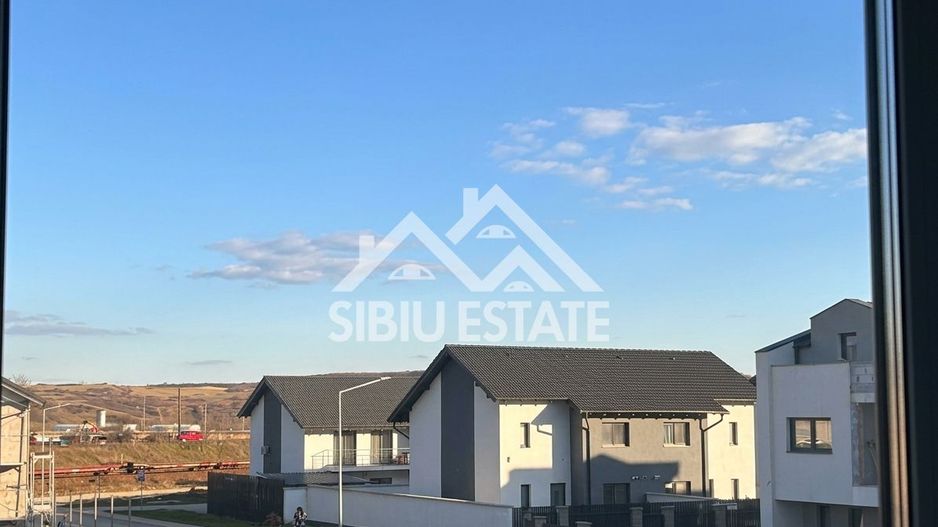 Apartament modern cu 2 camere etaj 1, parcare si balcon - Poză 1