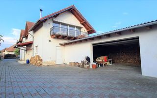 Casa pentru 2 familii, 7 Camere, 2 Garaje, 1500MP Teren - Poză 2