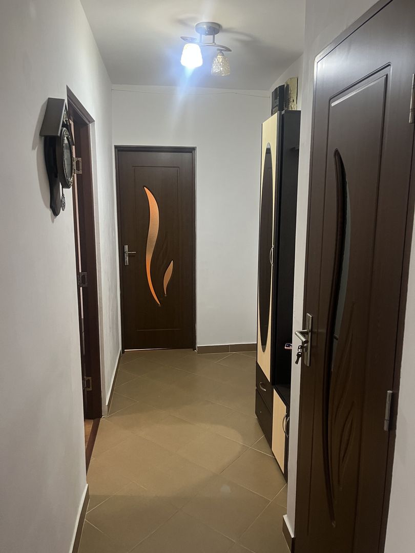 Apartament de închiriat cu 2 camere, în centrul orașului Covasna. - Poză 4