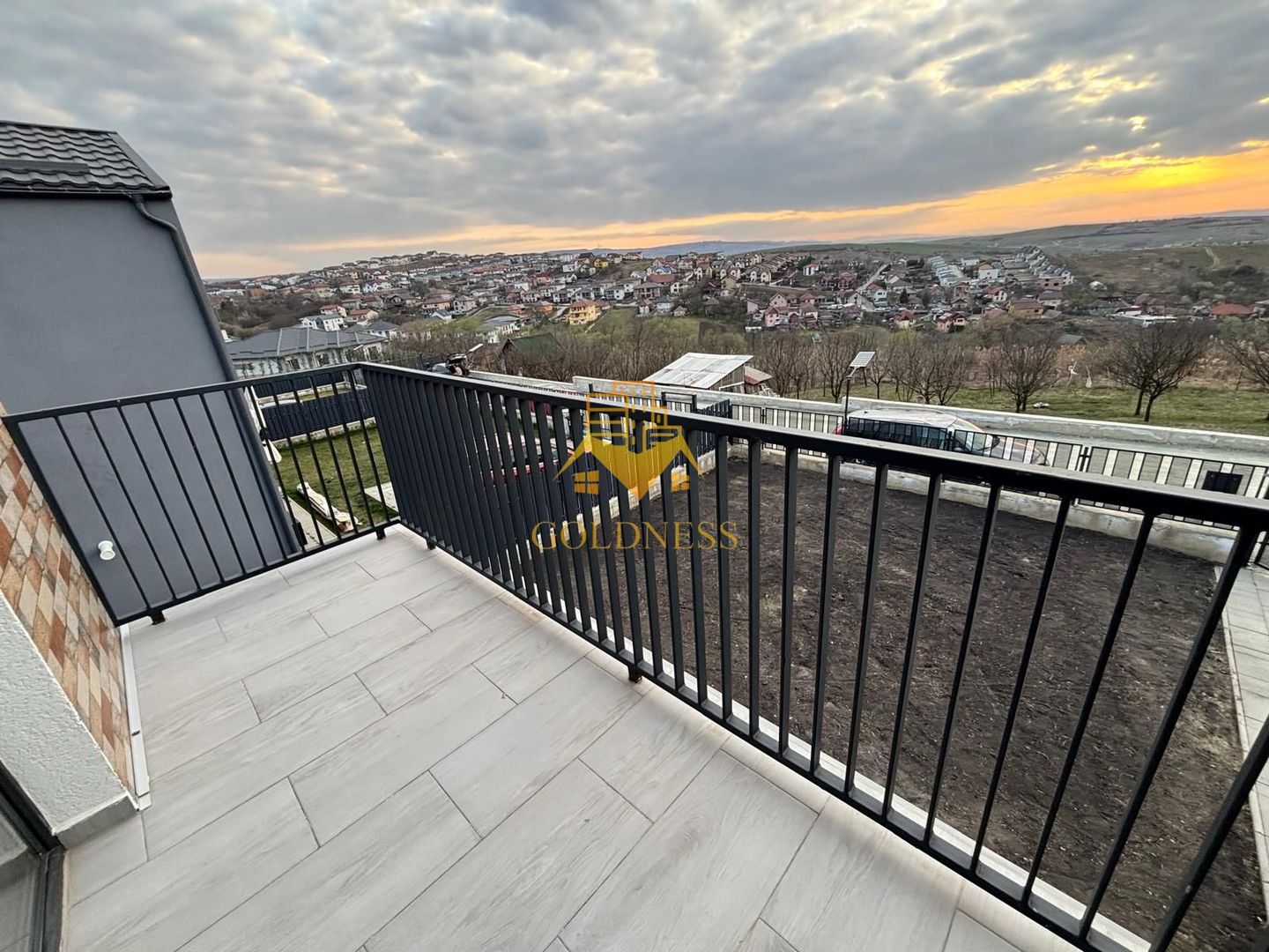 Casa moderna, prima inchiriere, 600 mp teren, curte, parcare, Dezmir - Poză 12