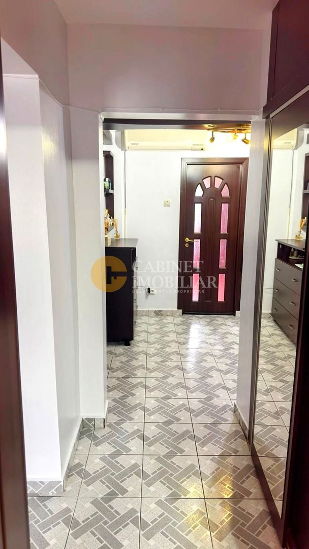 4 CAMERE DECOMANDAT + 2 BAI - 84 MP -Zona Galata - Poză 8