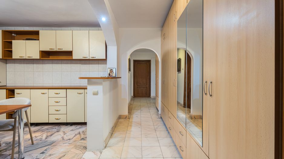 4 camere cu boiler, 13 Septembrie - Poză 18