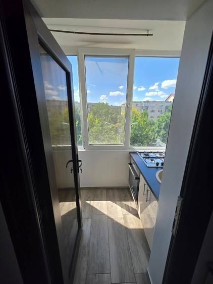 Girocului | 3 Camere | Etaj intermediar | Renovat | Mobilat si utilat - Poză 3