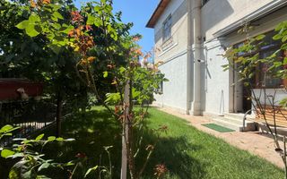 Apartament modern la vila cu gradina si teren 263mp aproape de centru - Poză 1