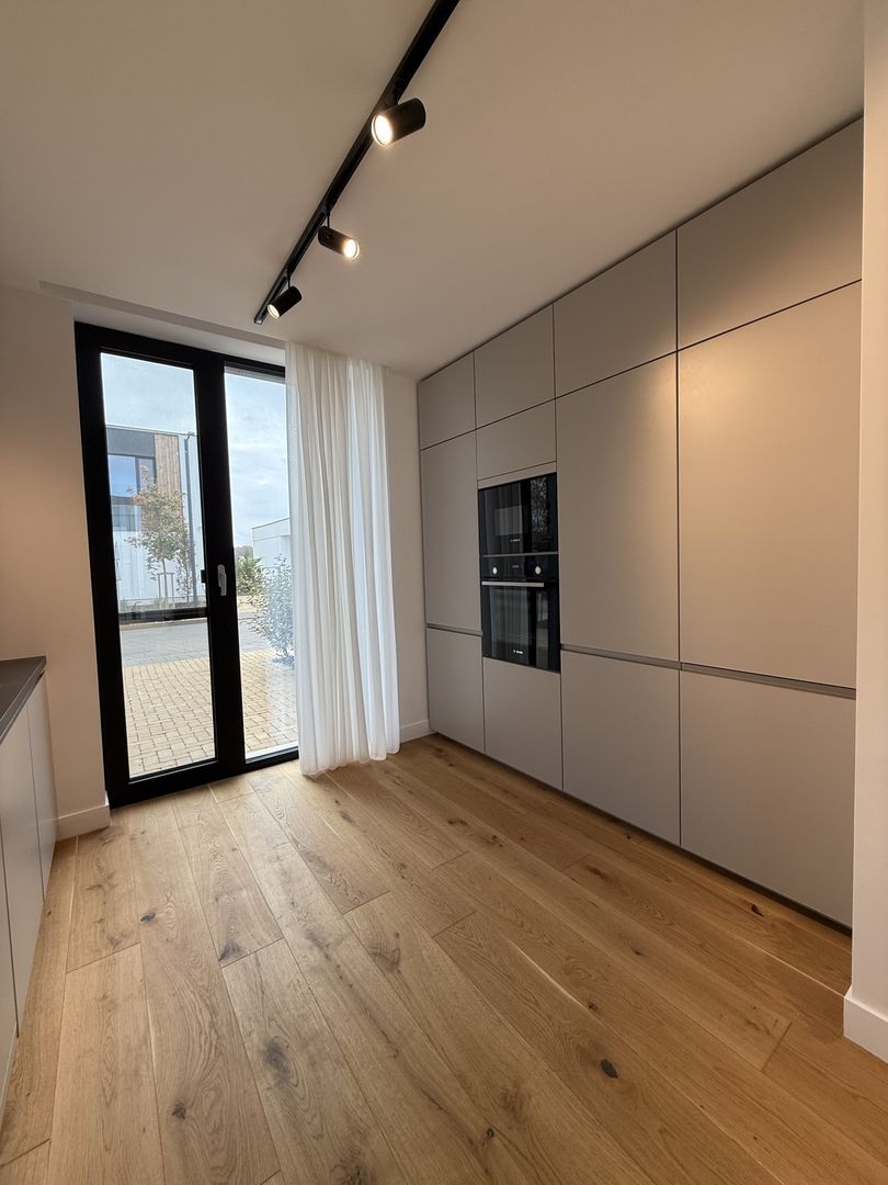 Vila tip UV03 mobilata complet in Amber Forest-prima inchiririere - Poză 13