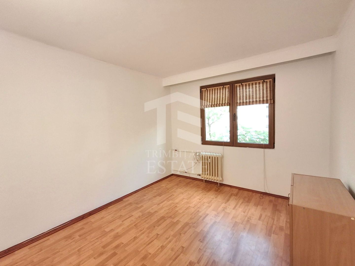 Apartament 3 camere decomandat | Locație excelentă | Bd. Chișinău 21 - Poză 9
