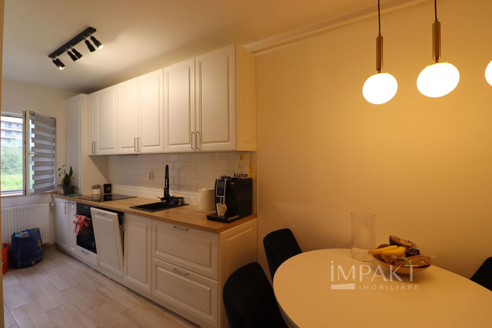 Apartament modern de vanzare cu 4 camere,  Buna Ziua! - Poză 4