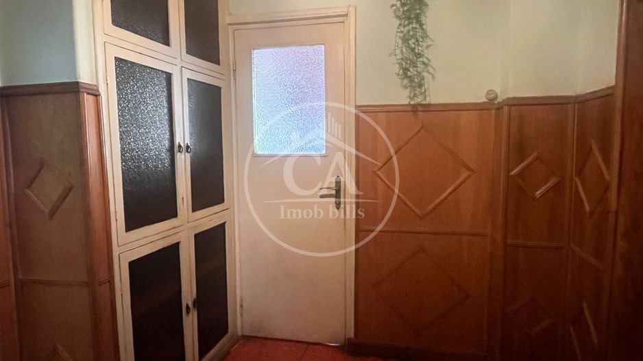 Apartament cu 3 camere de vânzare în zona Rogerius, Oradea - Poză 9