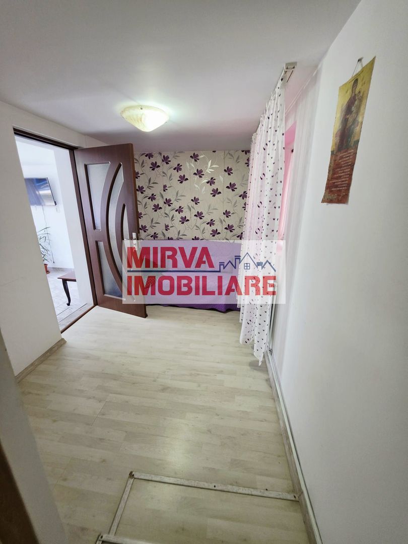 🏡 Casă renovată cu 6 camere, teren 557 mp – Berceni, Prahova - Poză 53
