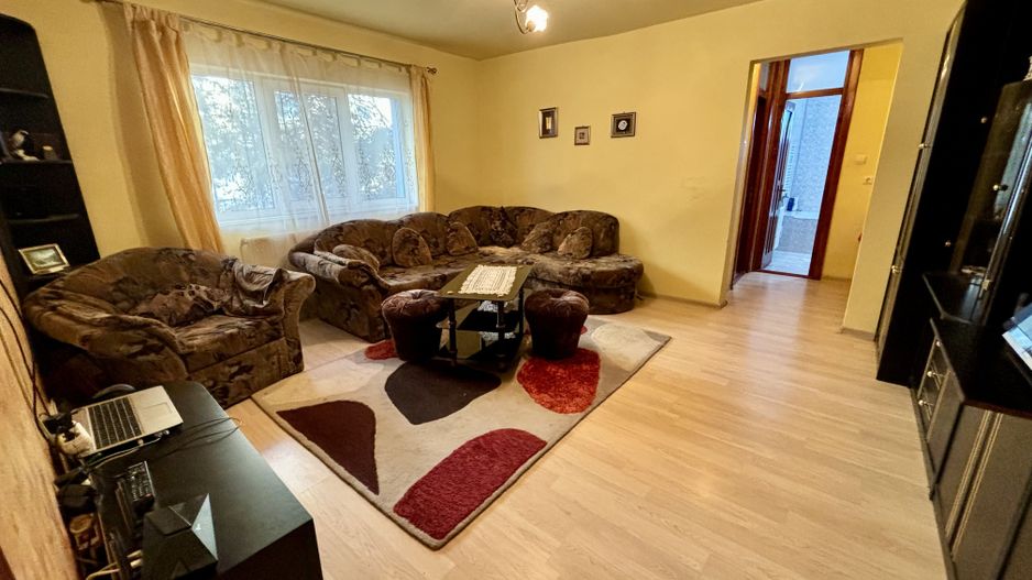 Apartament semicentral 2 camere parter 52 m² - Poză 2