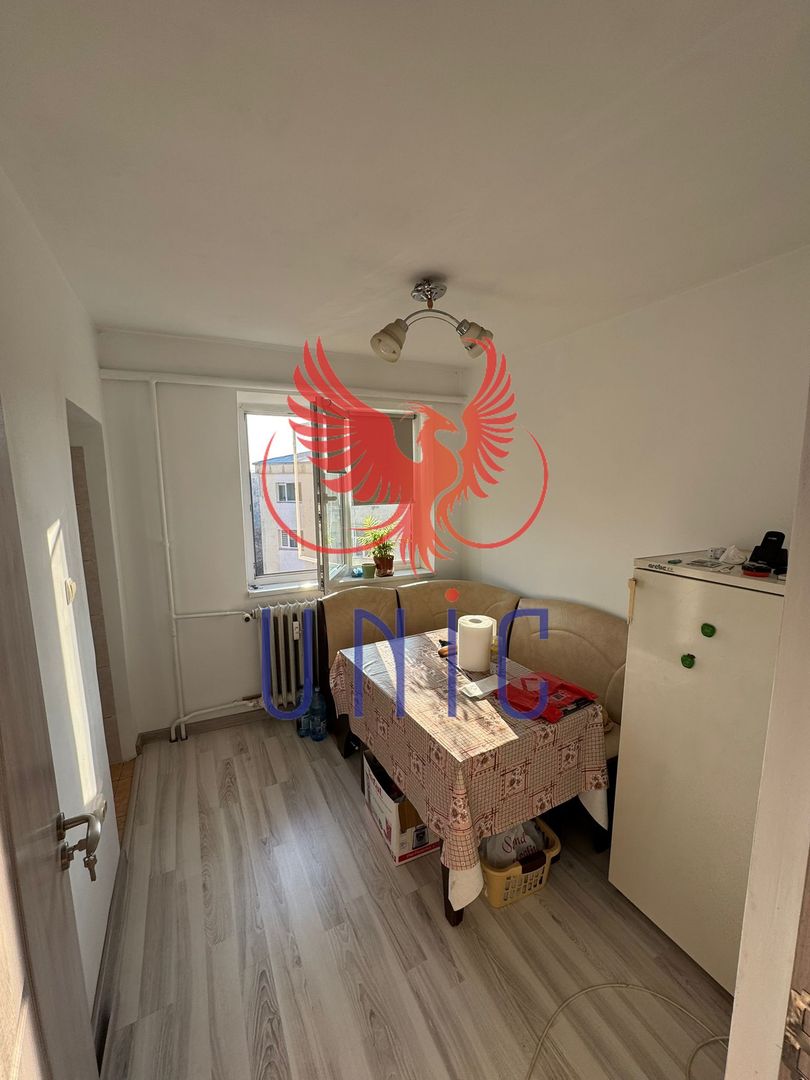 3 camere semidecomandate - 59 000 Euro - Poză 8