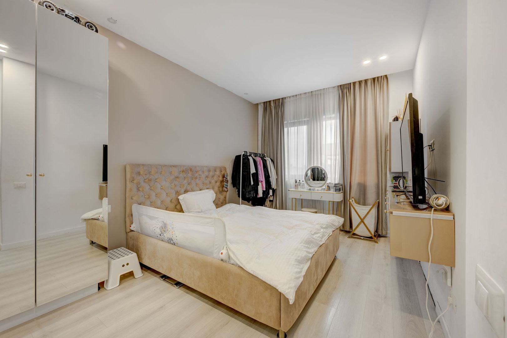 Vila parter mobilata si utilata Tunari - Poză 12